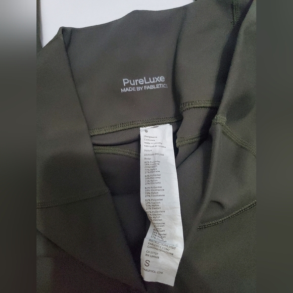 Fabletics Oasis Purelux High Waisted 7/8 Leggings - Picture 3 of 5